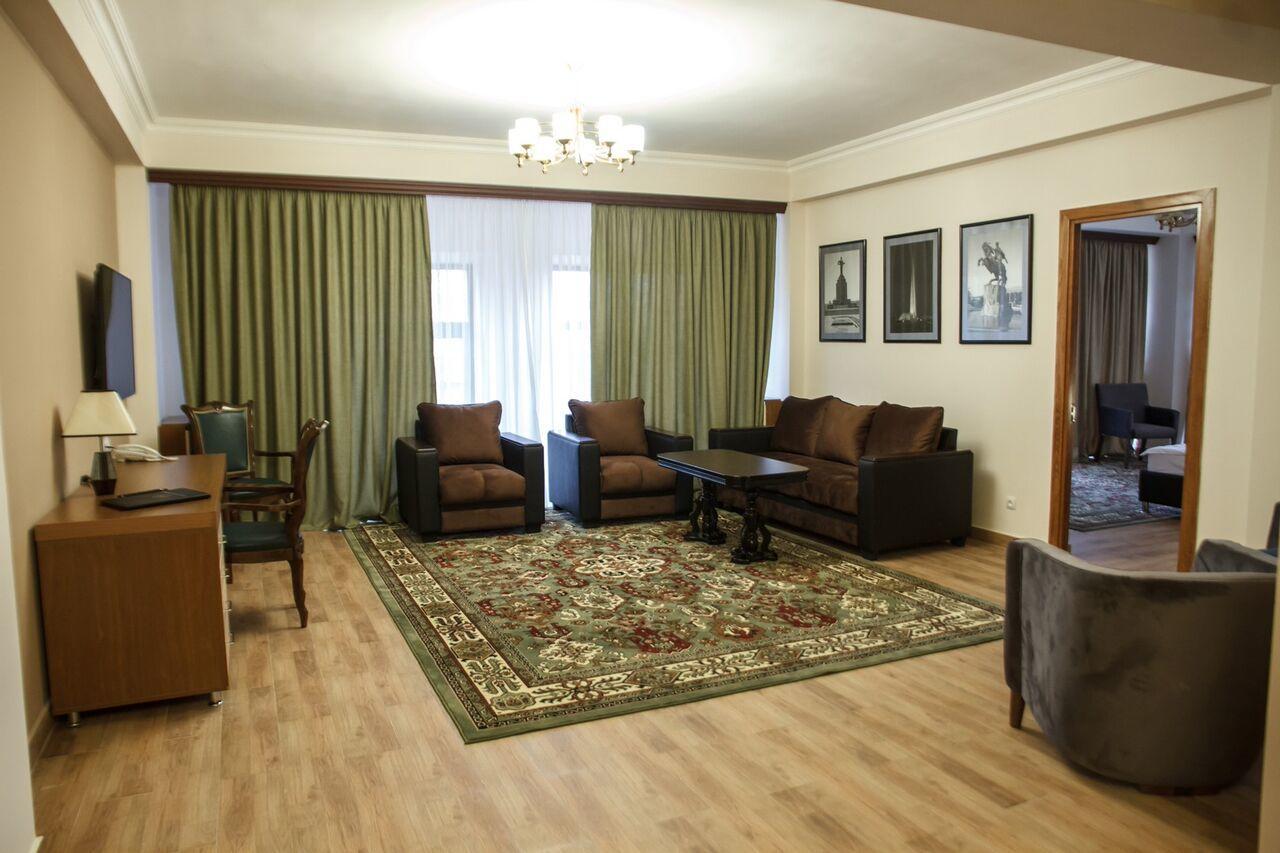 Hotel Plaza Viktoria Gyumri Exterior foto