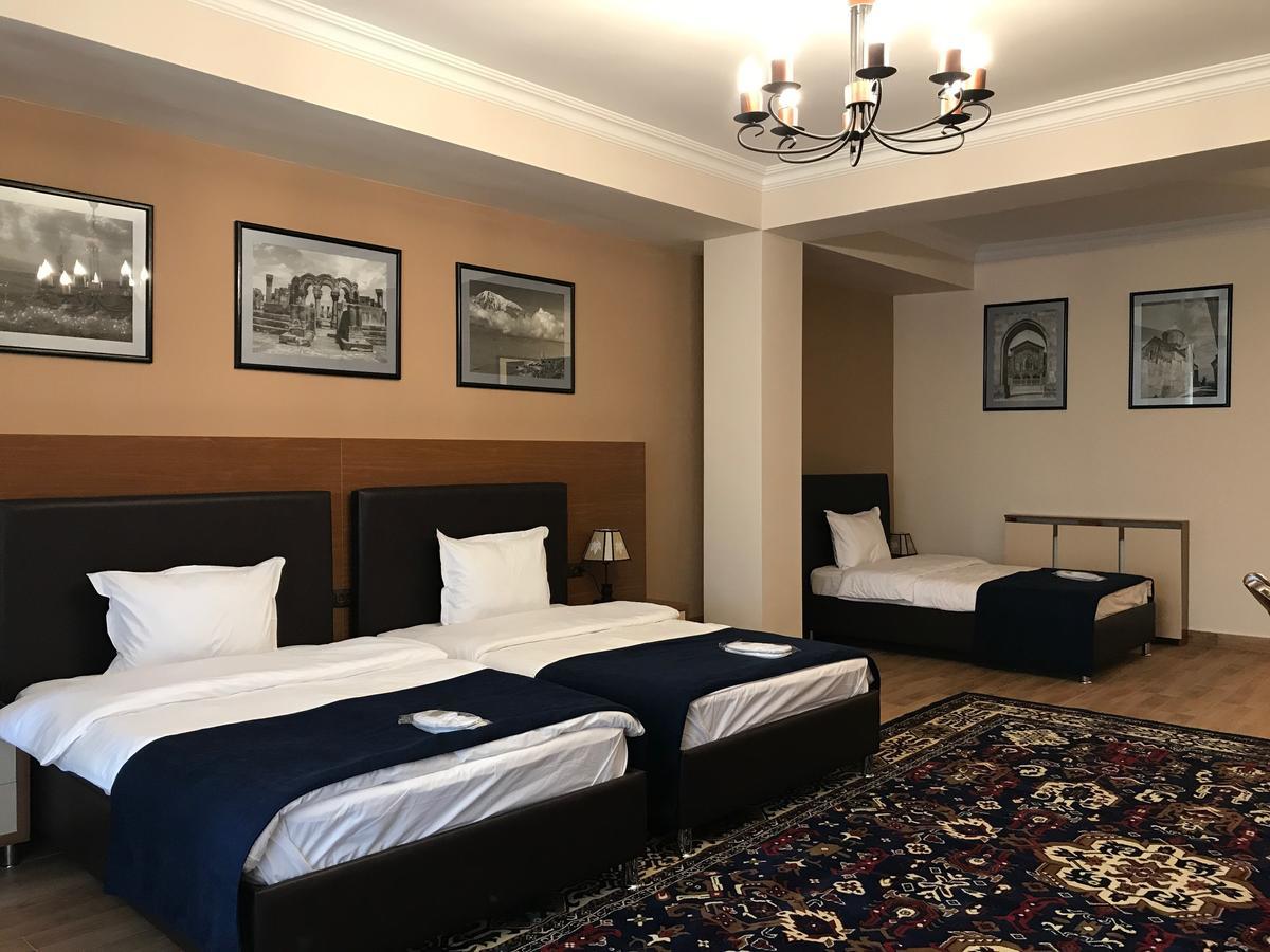 Hotel Plaza Viktoria Gyumri Exterior foto