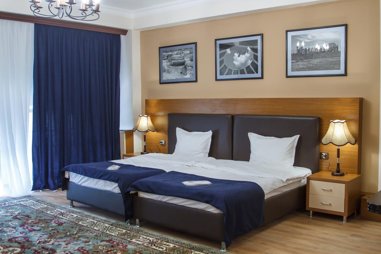Hotel Plaza Viktoria Gyumri Exterior foto