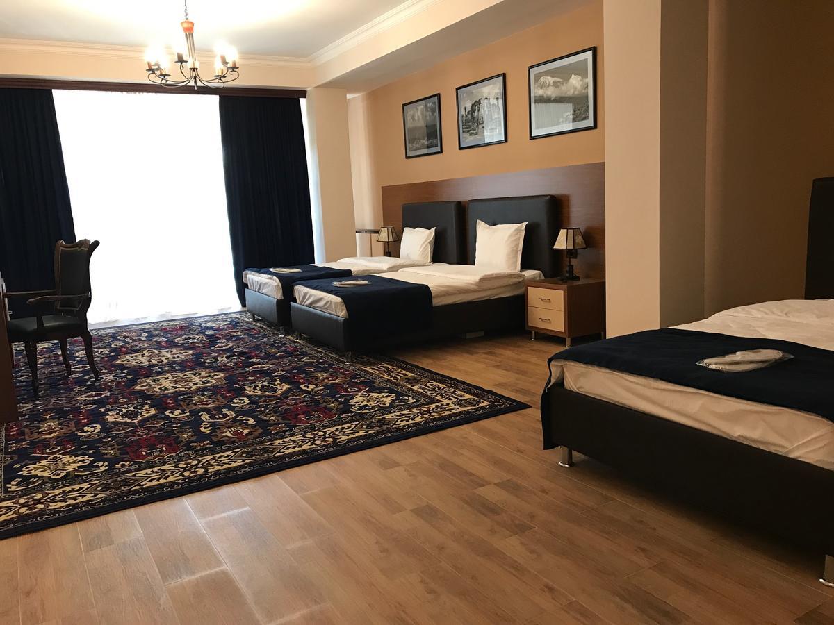 Hotel Plaza Viktoria Gyumri Exterior foto